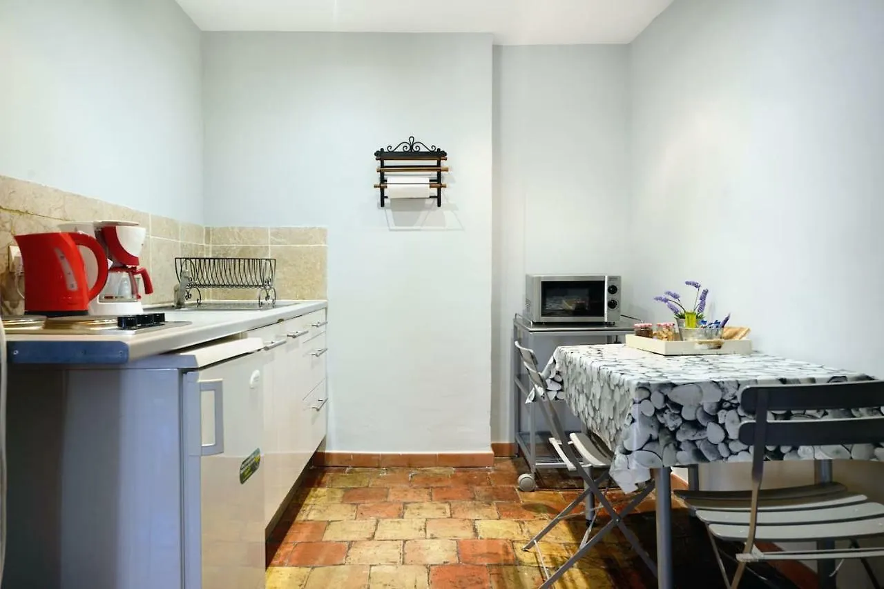 Apartment Studio Ensoleille, Typique Centre Historique, Wifi Aix-en-Provence France